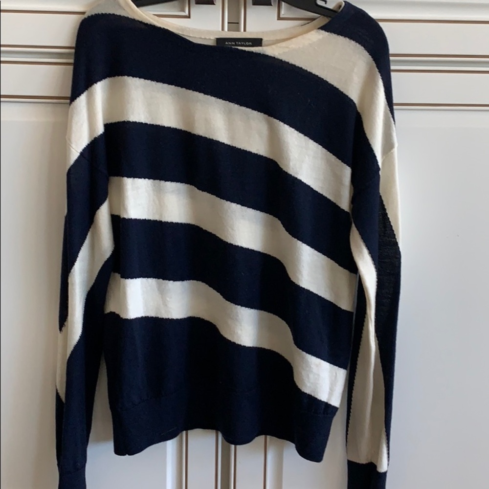 Lightweight finemerino wool navy&cream sweater
